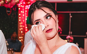 Woman Questions Friendship After Influencer Friend Misses Wedding, Netizens Say She’s Justified