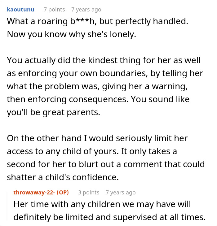 Reddit comments advising on handling a rude aunt and protecting the pregnant wife from insults at family dinner.
