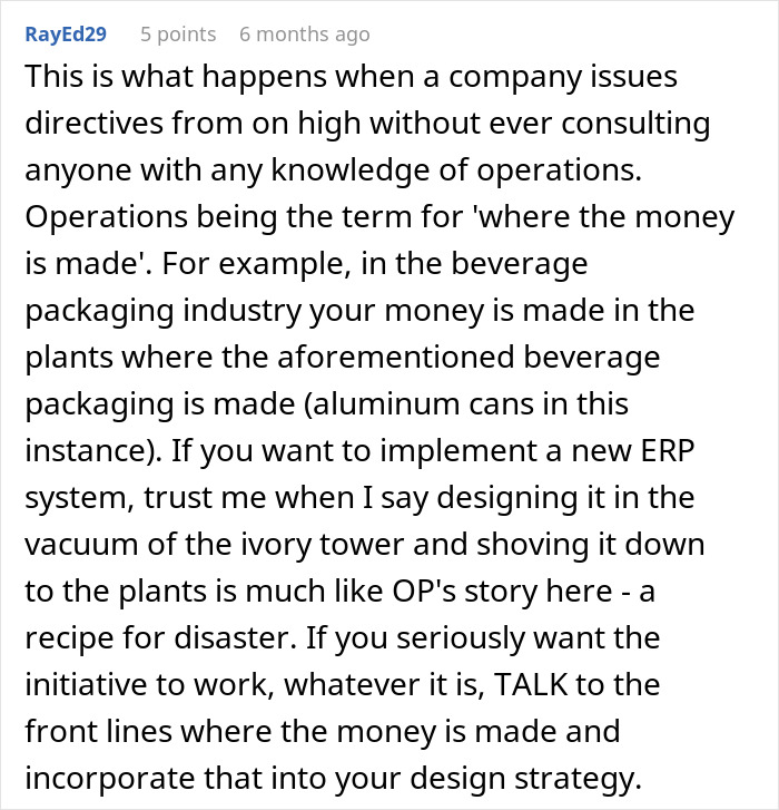 A screenshot of a Reddit comment about a boss's stupid idea preventing customers from entering the store. A screenshot of a Reddit comment about a boss's stupid idea preventing customers from entering the store.