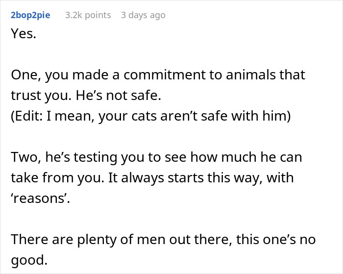 A screenshot of a Reddit comment advising the bride-to-be on her engagement, noting her cats safety and his testing. A screenshot of a Reddit comment advising the bride-to-be on her engagement, noting her cats safety and his testing.