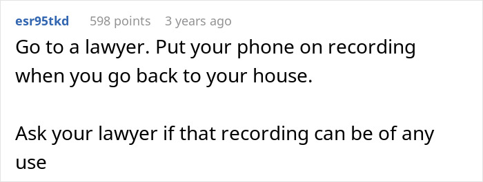 A screenshot showing advice to go to a lawyer and record when returning home after finding her husband and her sister naked.