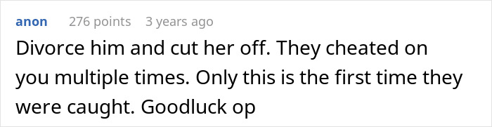 A woman discovers her husband and sister completely naked in her home. This image displays a comment advising the woman to divorce her husband.