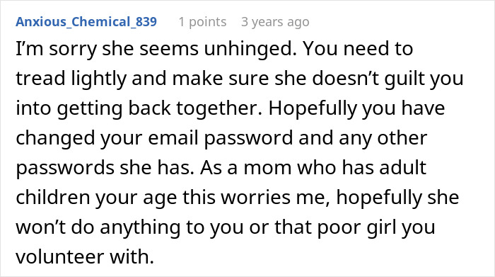 A comment warning someone about their cheating ex, advising caution and password changes.
