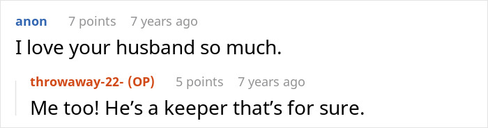 Screenshot of Reddit comments showing support for the nephew's wife, insulted by her aunt at family dinner.