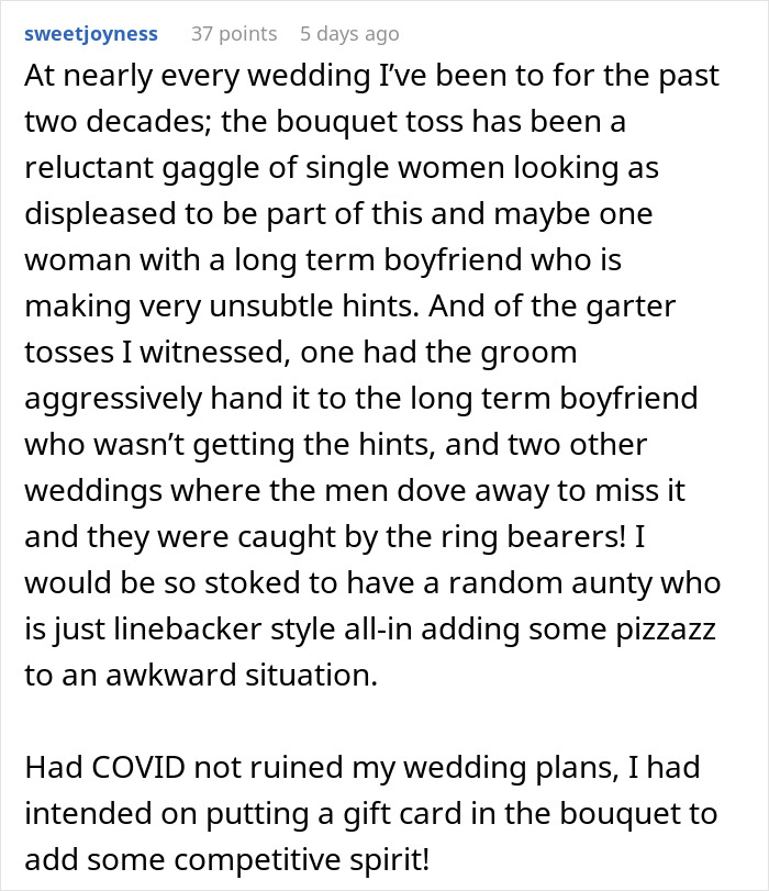 Woman Is So Desperate For A Husband That She Does Everything To "Win" The Wedding Bouquet Toss