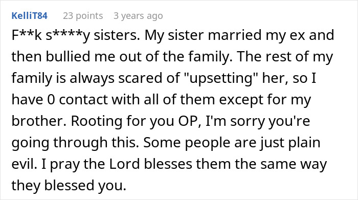 A woman walks into her home, seeing her husband and her sister completely naked, a heartbreaking scene.
