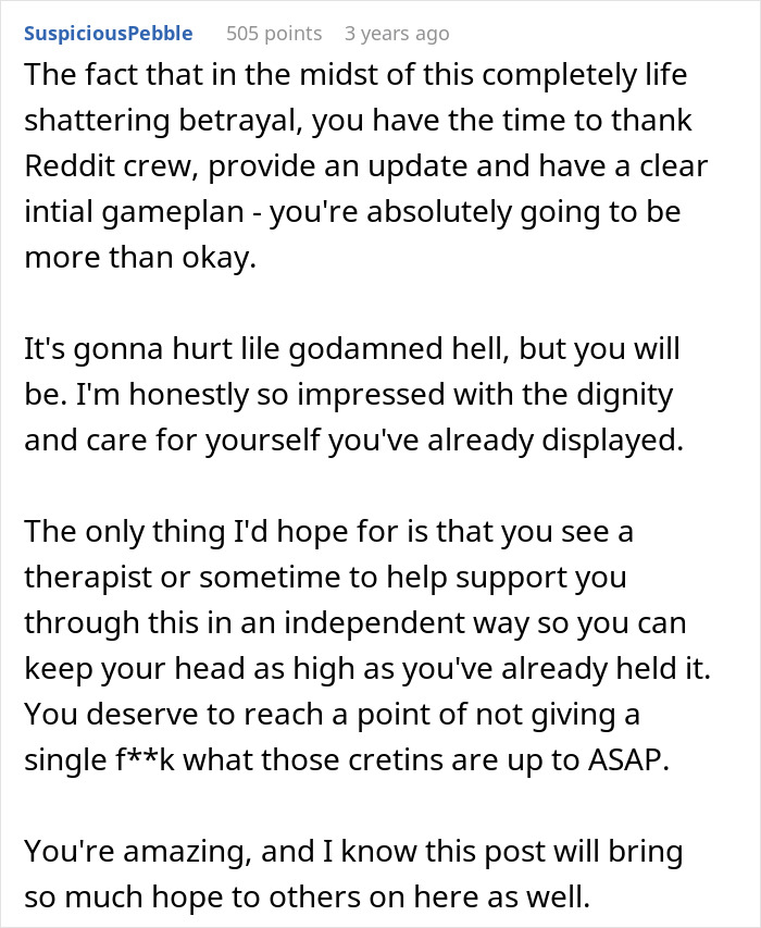 A woman finds her husband and sister naked. A supportive comment praises her handling of the betrayal.