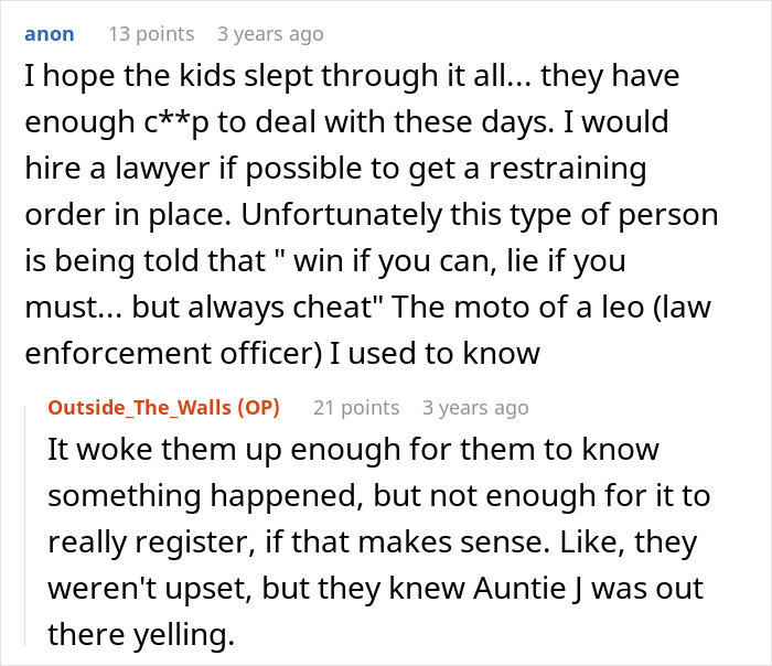 An online comment hoping kids slept through the aunt demanding housing unannounced, recommending a lawyer.
