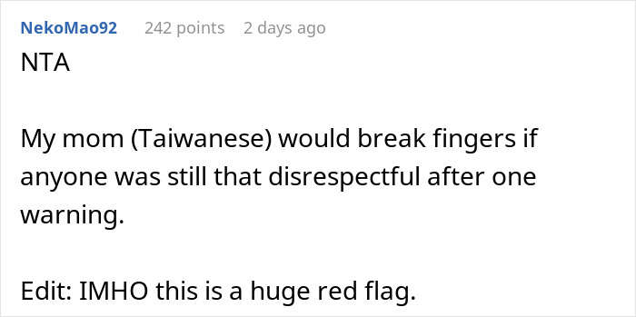 A comment highlighting a boyfriend's disrespect for chopstick etiquette as a red flag. A comment highlighting a boyfriend's disrespect for chopstick etiquette as a red flag.