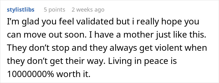 A screenshot of a Reddit comment about a narcissist mom and the importance of a daughter moving out. A screenshot of a Reddit comment about a narcissist mom and the importance of a daughter moving out.