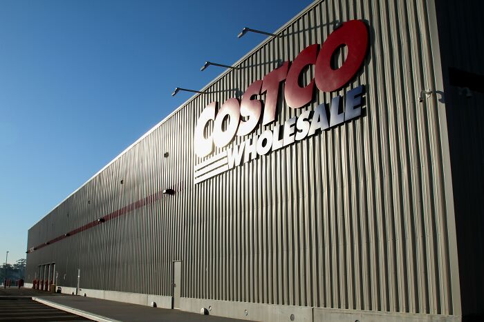 "Literal Robbery": Woman Pays $12 For Croissant Only To Watch Costco Delivery Arrive While She's Still Eating It "Literal Robbery": Woman Pays $12 For Croissant Only To Watch Costco Delivery Arrive While She's Still Eating It