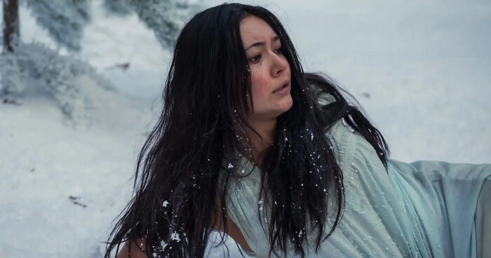 Hollywood’s Flawless-Look Obsession Slammed After “Unrealistic” Survival Scene Leaves Viewers Outraged