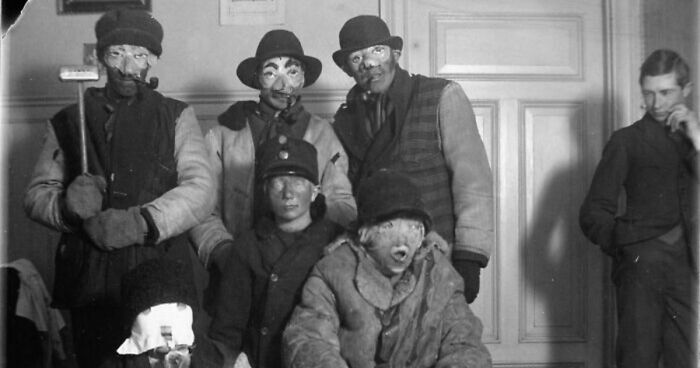 Unsettling Moments In History That Have Been Immortalized In Pictures, And Here Are 39 Of Them