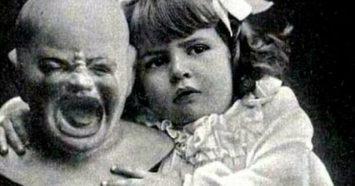 Unsettling Moments In History That Have Been Immortalized In Pictures, And Here Are 39 Of Them