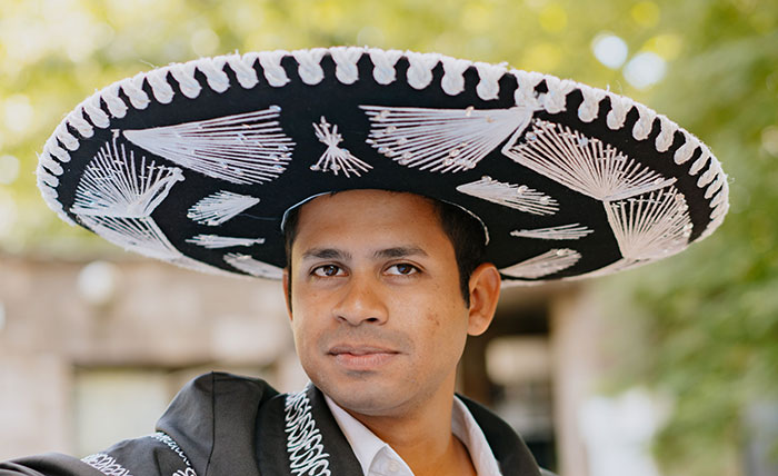 “He Is Always Late”: 40 Culture Shocks People Experienced While Dating Internationally