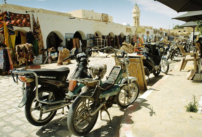 65 Travelers Couldn't Believe These Things Were Completely Normal In Other Countries