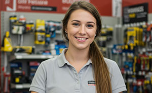 Customer Demands Help From A Man, Leaves Woman Rolling Her Eyes