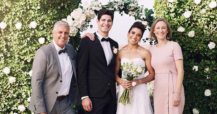 Dad Ruins Bond With Bride Over His GF Of 1.5 Years, Invites Her To Wedding Against Daughter’s Wishes Dad Ruins Bond With Bride Over His GF Of 1.5 Years, Invites Her To Wedding Against Daughter’s Wishes