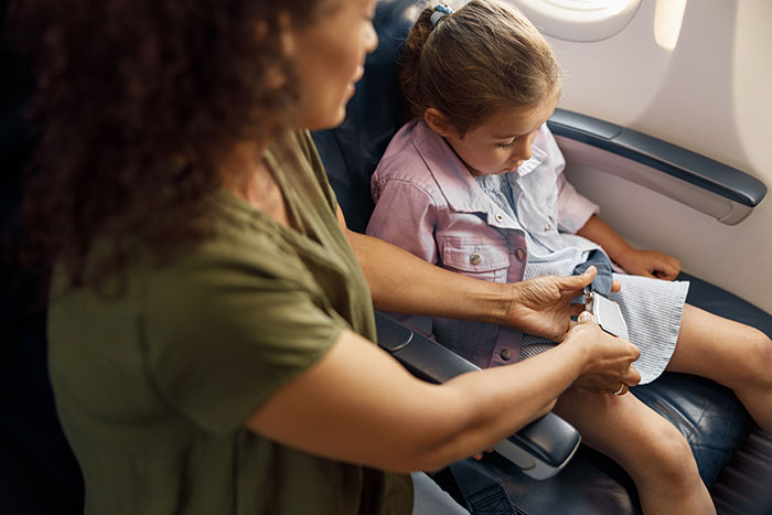Entitled Karen Thinks She Deserves First-Class Tickets Because She's A Single Mom, Dad Puts Her Into Place Entitled Karen Thinks She Deserves First-Class Tickets Because She's A Single Mom, Dad Puts Her Into Place