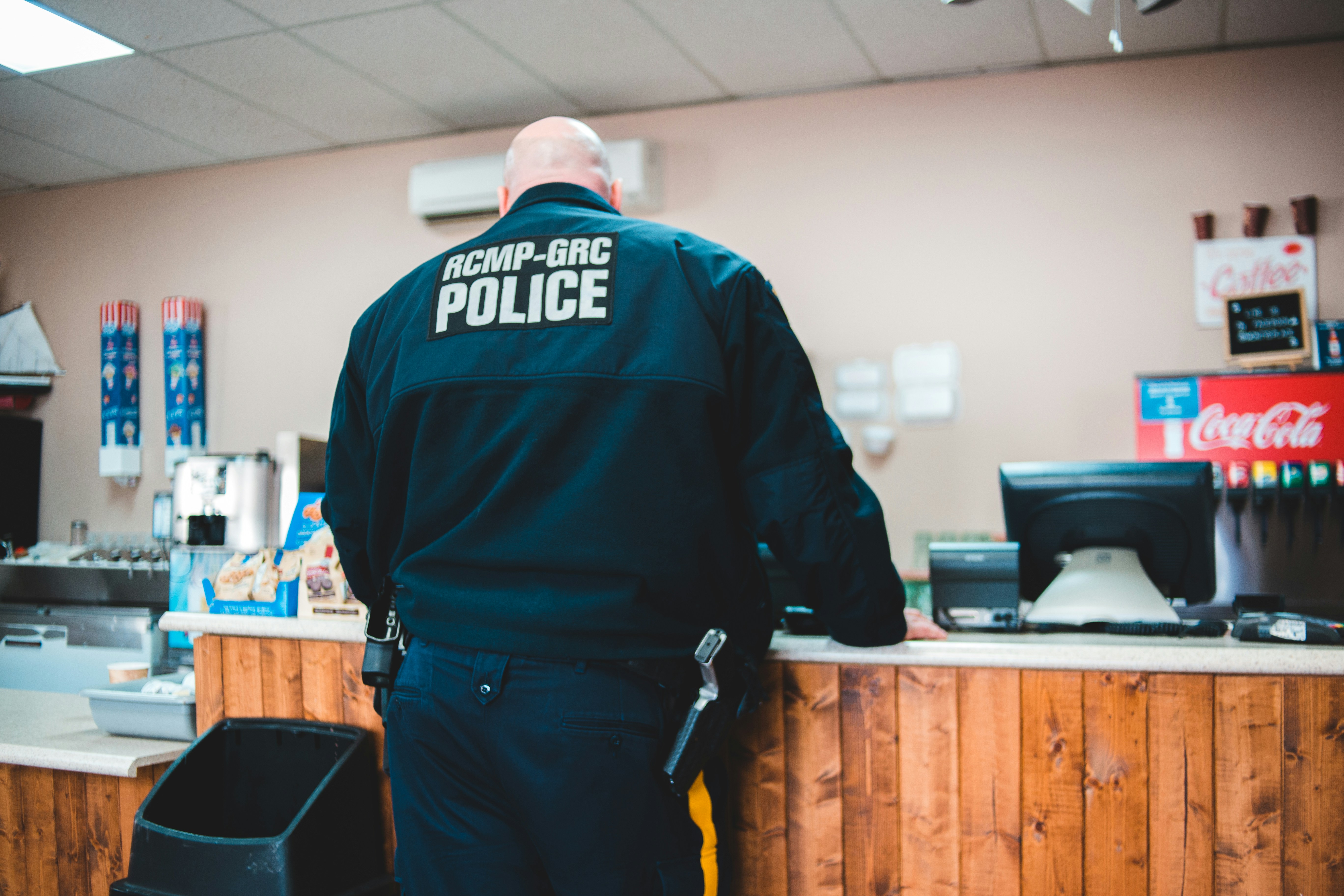 A police officer arriving at a store where an old Karen falsely accused a man of kidnapping his own stepson. A police officer arriving at a store where an old Karen falsely accused a man of kidnapping his own stepson.