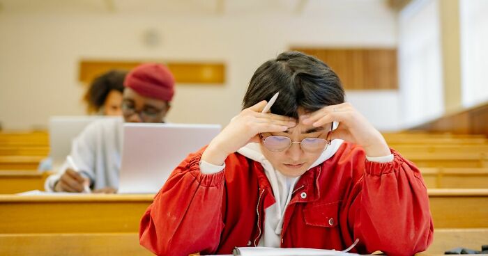 “Are You Smarter Than The Average U.S. Student?”: These 21 Questions Will Show