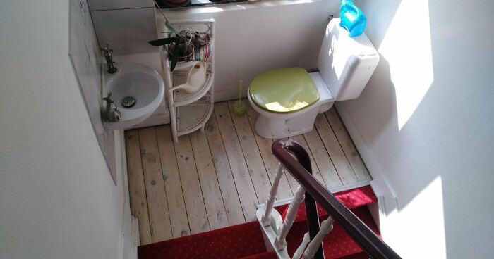 69 Terribly Designed Bathrooms That Might Make You Relieved That You Don’t Have To Use Them