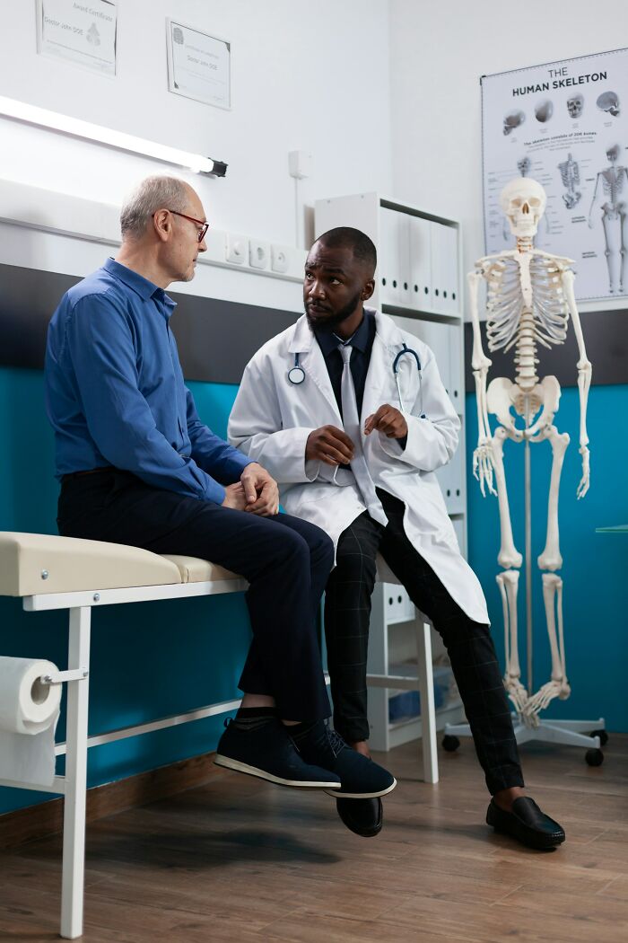 26 Stories About What Doctors Do When They Are Convinced A Patient Is Faking It