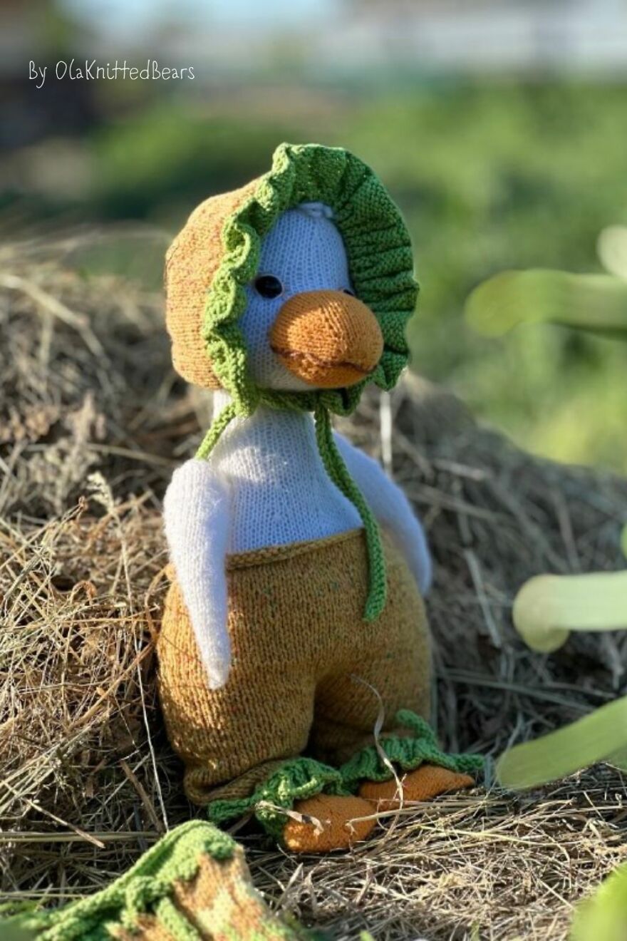 This Little Goose Finally Has Her Own Gooseberry-Inspired Outfit. 🪿🍃