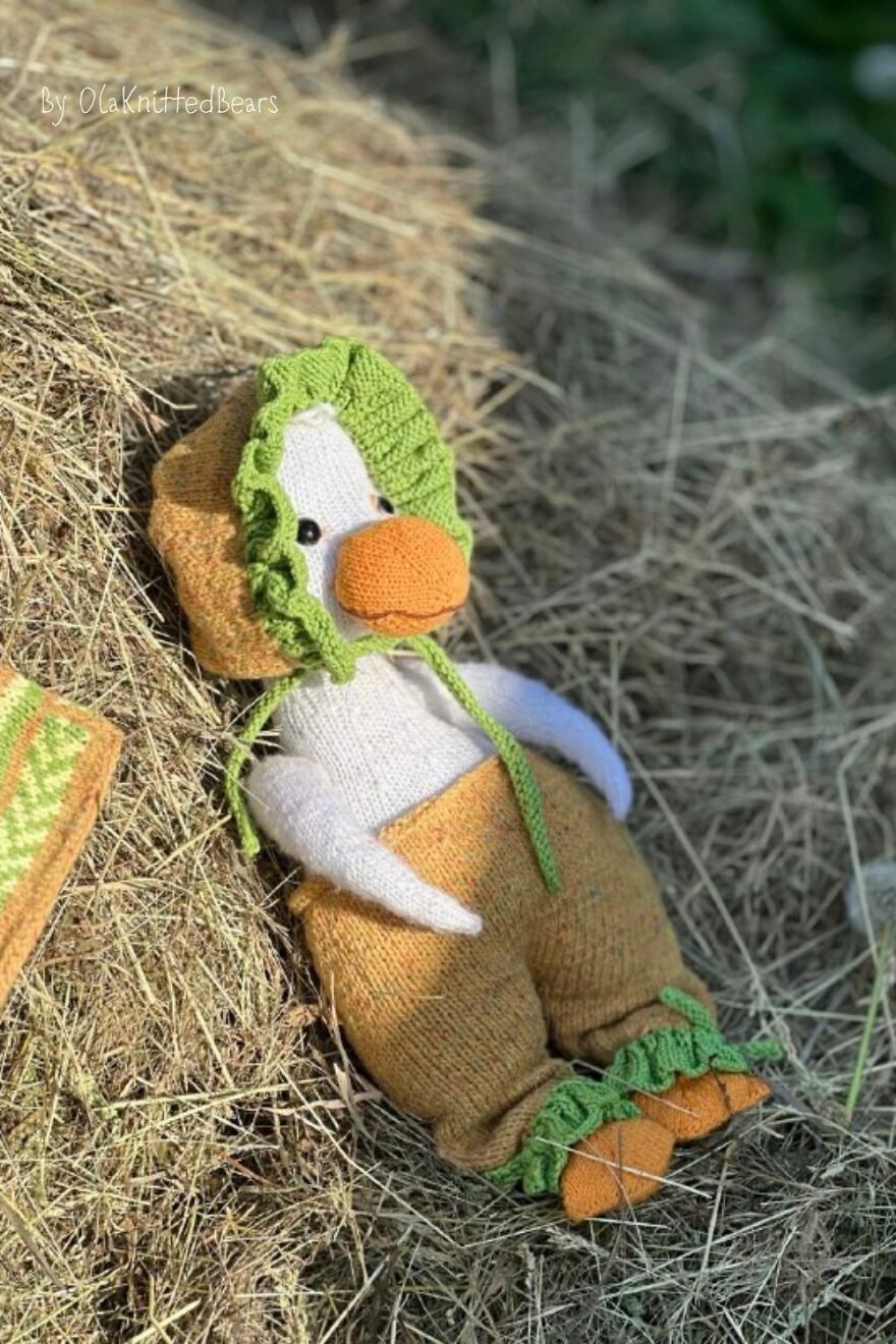 This Little Goose Finally Has Her Own Gooseberry-Inspired Outfit. 🪿🍃