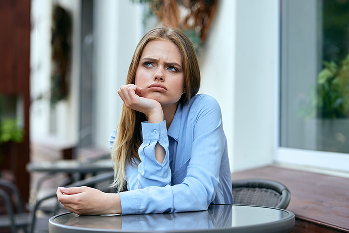 20YO Dude Turns First Date Into The Creepiest Experience For 18YO, She Can't Wait For It To End 20YO Dude Turns First Date Into The Creepiest Experience For 18YO, She Can't Wait For It To End