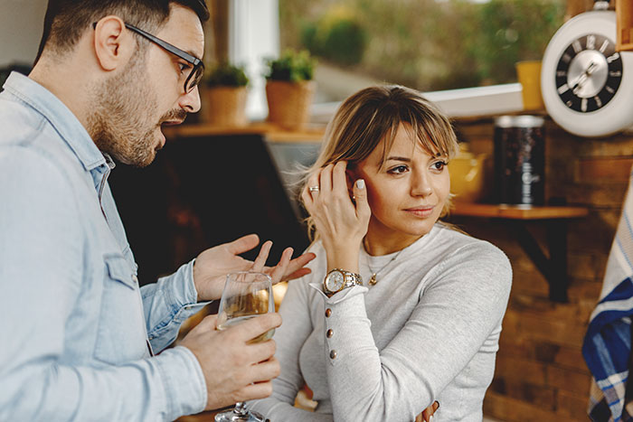 20YO Dude Turns First Date Into The Creepiest Experience For 18YO, She Can't Wait For It To End 20YO Dude Turns First Date Into The Creepiest Experience For 18YO, She Can't Wait For It To End