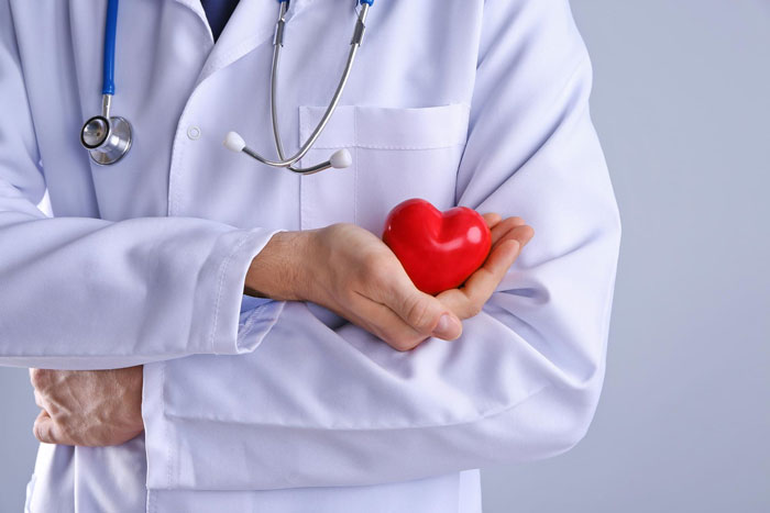 Heart Surgeon Slams 4 Things As A "Big No-No" For Heart Health, Sparking A Massive Debate Online Heart Surgeon Slams 4 Things As A "Big No-No" For Heart Health, Sparking A Massive Debate Online