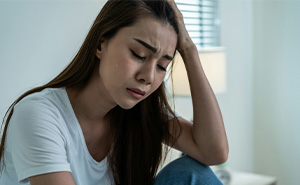 Woman Has To Look At Husband’s Old Pics With Ex, But What She Overhears Next Makes It Worse