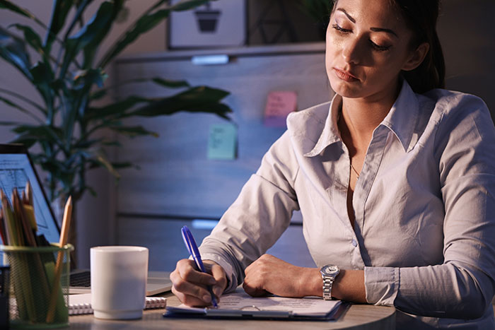 Entitled Guy Forces Wife To Open Marriage As He Has Hots For Coworkers, Ends Up Regretting It All