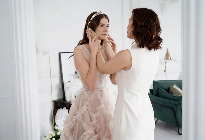MIL Hijacks The Wedding, Dresses Guests In White, And Leaves The Bride Out Of The Family Photos
