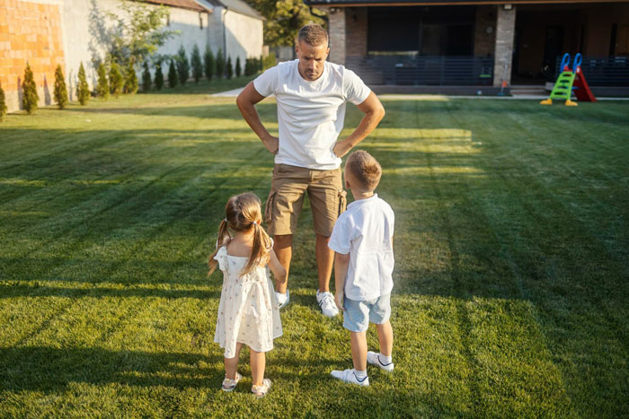 Rude Neighbor Says “If We Can Access It, We Can Use It,” Then Comes Face To Face With Guard Dog Rude Neighbor Says “If We Can Access It, We Can Use It,” Then Comes Face To Face With Guard Dog