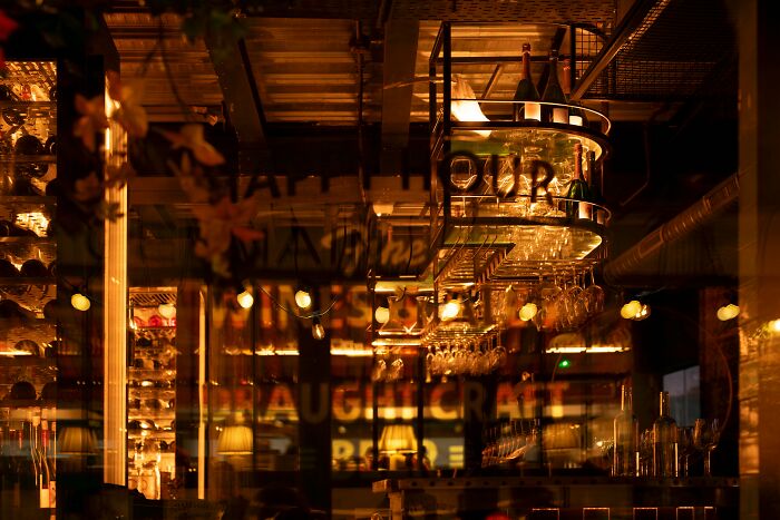 53 Things Bartenders Overheard That They Wish They Could Forget