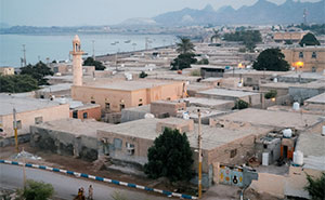 I Photographed The Strait Of Hormuz To Show The Human Side Of A Geopolitical Hotspot (25 Pics)