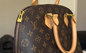 Woman Cuts Off Bestie For Replacing Her Louis Vuitton Bag With Fake, Learns Who Really Took It