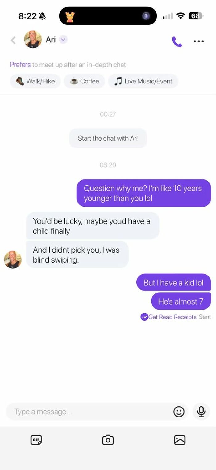 A text conversation with a guy who thinks highly of himself, a funny example of arrogance in dating.