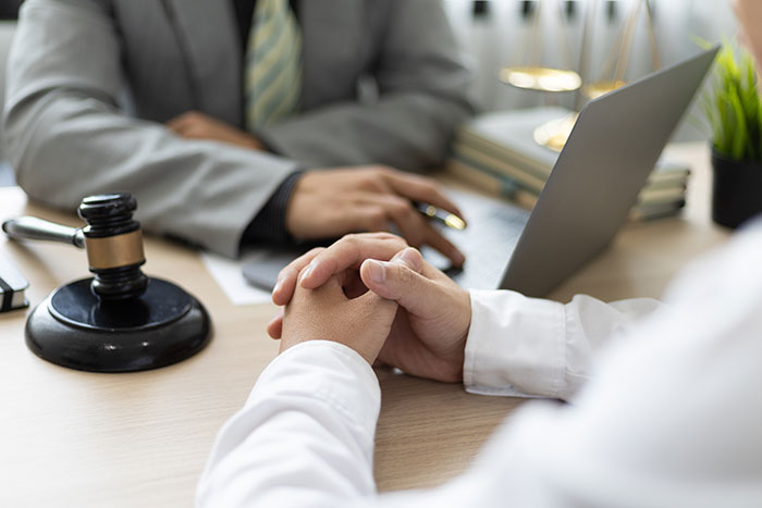 A teen's life is a mess when he refuses to donate his lung, with a gavel and lawyers present. A teen's life is a mess when he refuses to donate his lung, with a gavel and lawyers present.