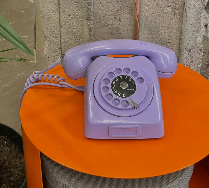 A vintage purple rotary phone, representing the past and potentially Aziz Ansari's unique lifestyle choice impacting his marriage. A vintage purple rotary phone, representing the past and potentially Aziz Ansari's unique lifestyle choice impacting his marriage.