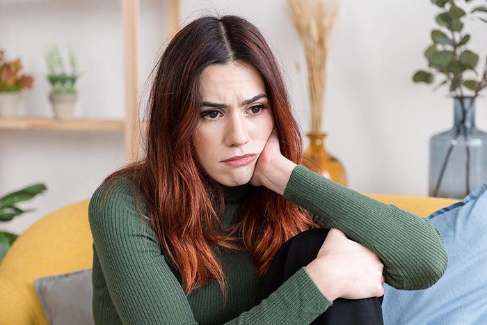 Best Friend Visits Woman’s Dream Home For The Weekend, Then Judges It Like A Hotel Inspector Best Friend Visits Woman’s Dream Home For The Weekend, Then Judges It Like A Hotel Inspector