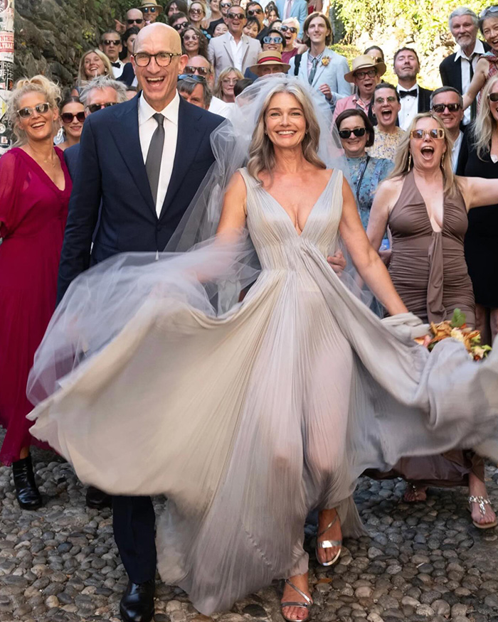 Model gets married at 61, her wedding photos go viral as she is praised for how gracefully she aged.
