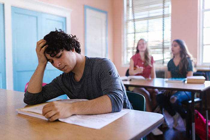 Lazy Seniors Force Classmates To Do All The Work, Teacher's Trap Blows Up In Their Faces Lazy Seniors Force Classmates To Do All The Work, Teacher's Trap Blows Up In Their Faces