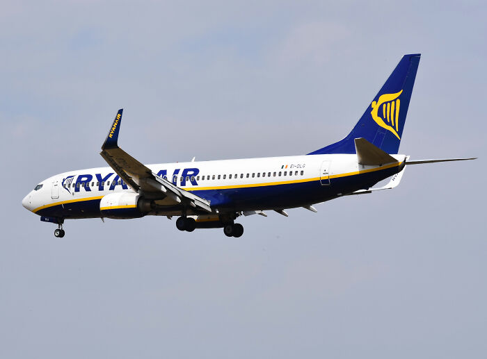 Ryanair plane taking off, representing the airline mocking USA World Cup elimination with a savage post. Ryanair plane taking off, representing the airline mocking USA World Cup elimination with a savage post.