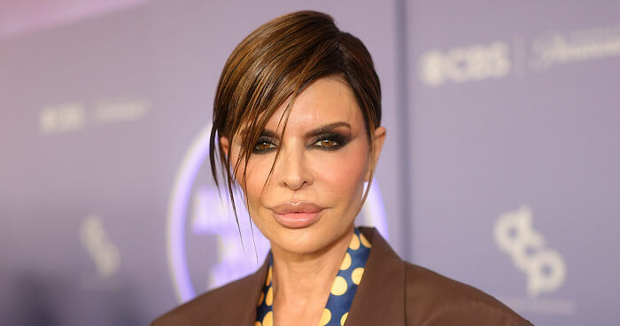 15 Pre-Plastic Surgery Photos Of Celebrities That Are Hard To Process