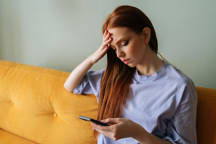 25YO Has No Babysitting Help For The Sis Who Outed Her To Their Family And Destroyed Her Teen Years 25YO Has No Babysitting Help For The Sis Who Outed Her To Their Family And Destroyed Her Teen Years