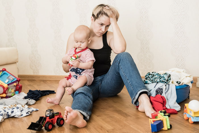 25YO Has No Babysitting Help For The Sis Who Outed Her To Their Family And Destroyed Her Teen Years 25YO Has No Babysitting Help For The Sis Who Outed Her To Their Family And Destroyed Her Teen Years