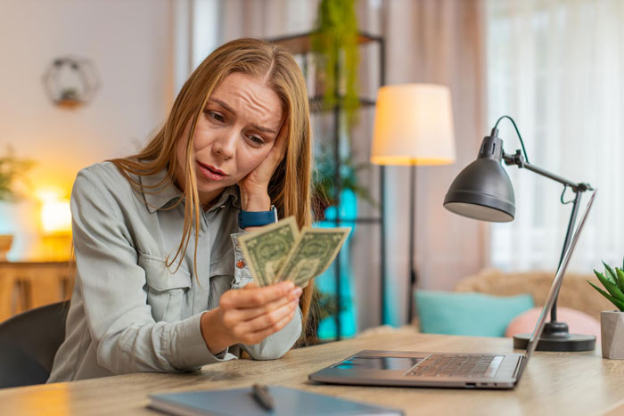 Wannabe Scam Artist Thinks She Can Complain Her Way Out Of A $6500 Vacation, Gets Reality Check
